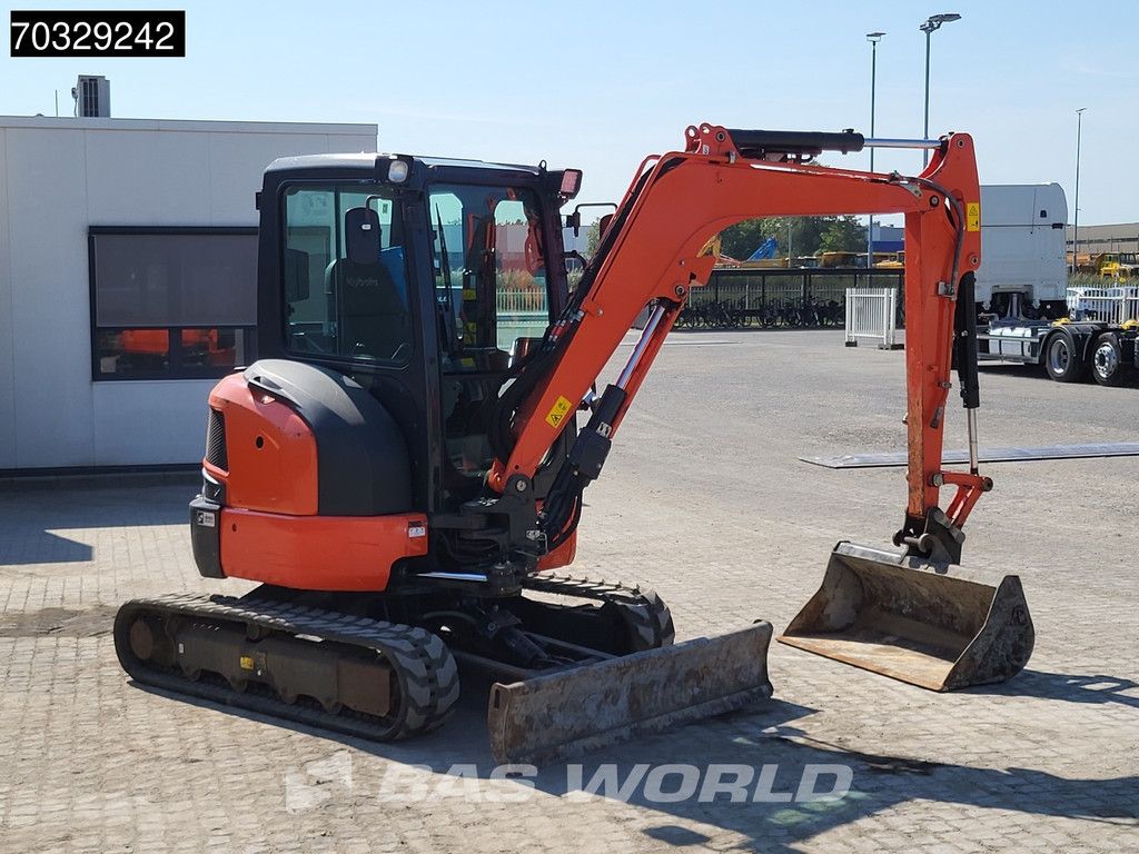 Kubota U36 -4 3 Buckets