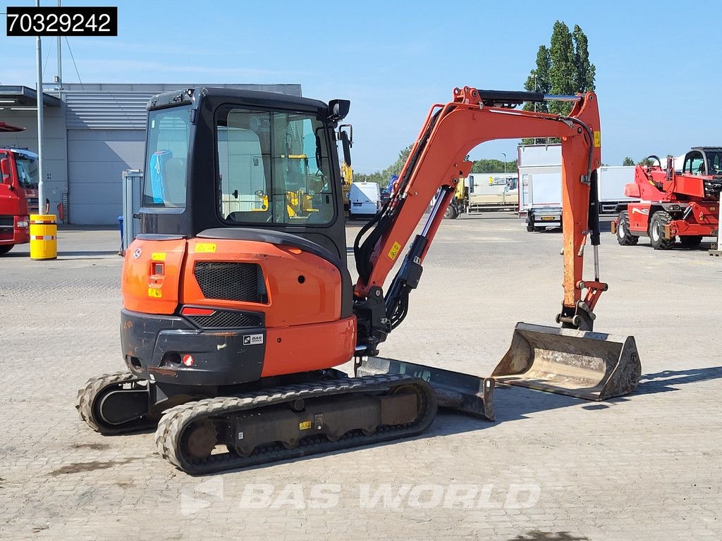 Kubota U36 -4 3 Buckets