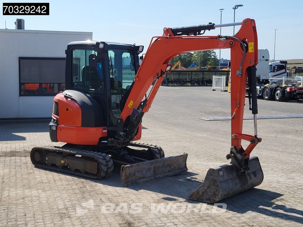 Kubota U36 -4 3 Buckets
