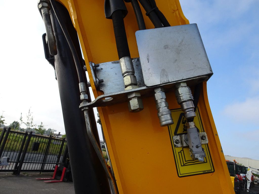 JCB 110W