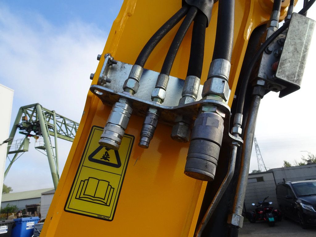 JCB 110W