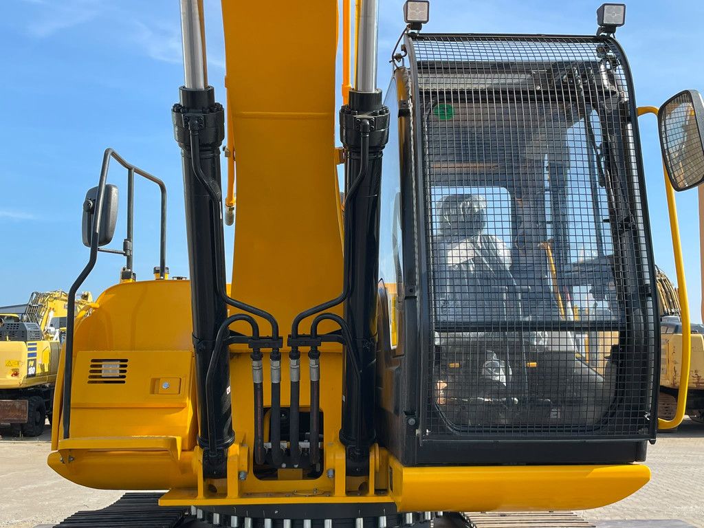 JCB 205