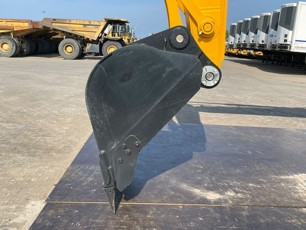 JCB 205