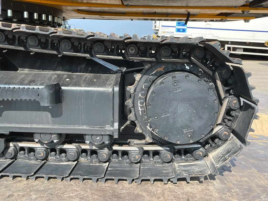 JCB 205