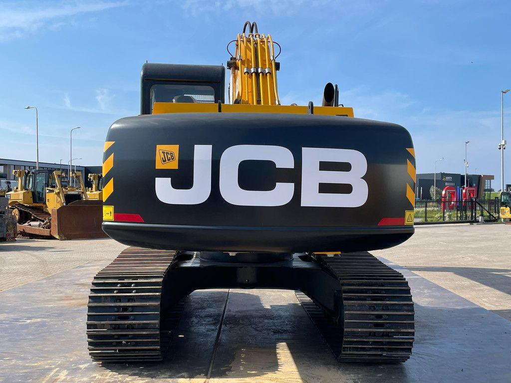 JCB 205