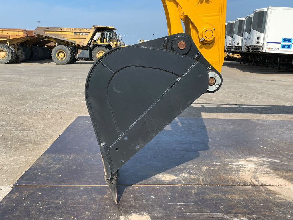 JCB 205
