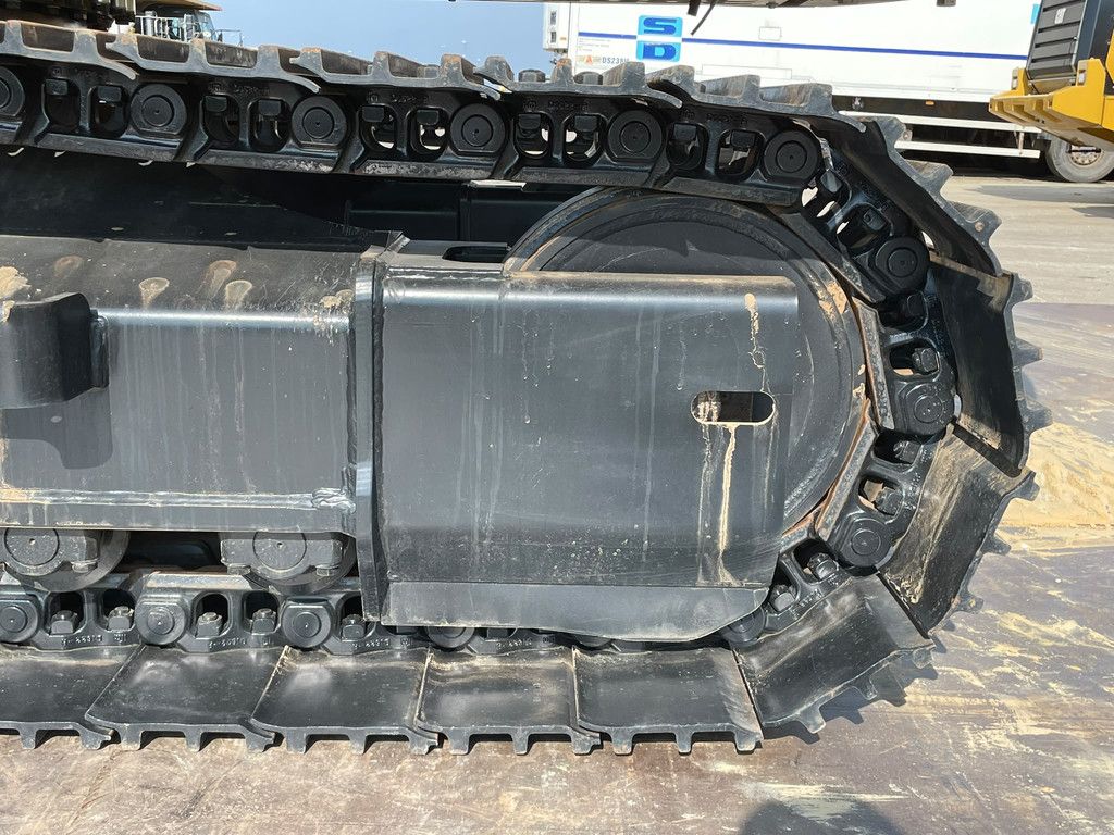 JCB 205