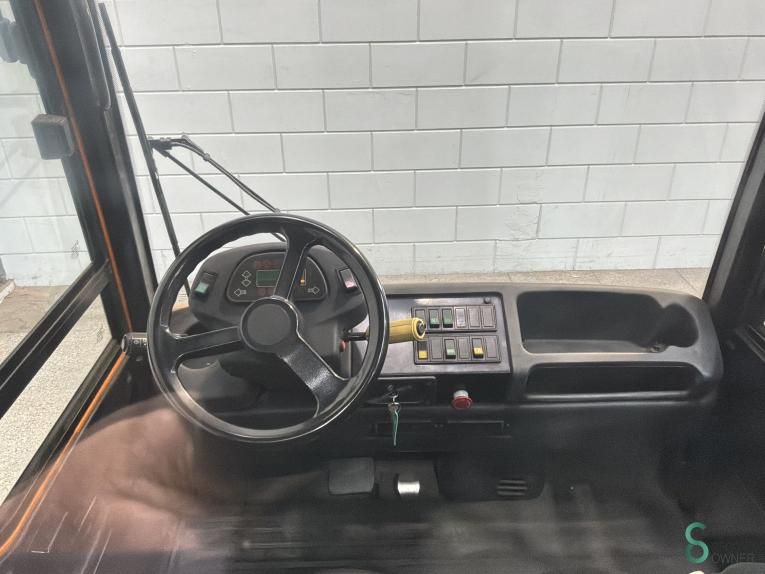 Tractors Electric Still R07-25 2012