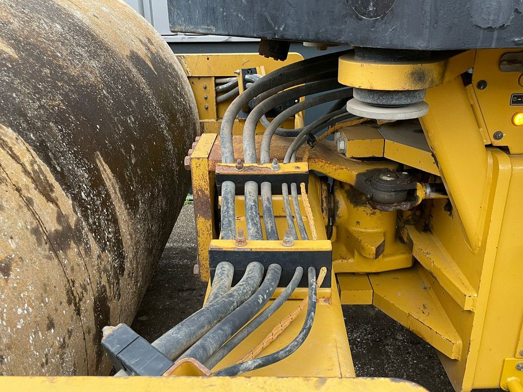 Caterpillar CS66 B