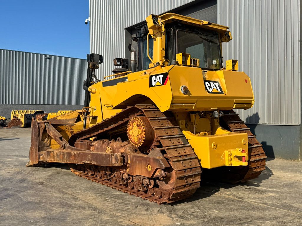 Caterpillar D8T