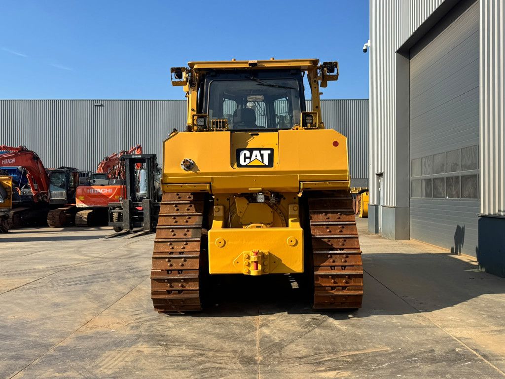 Caterpillar D8T