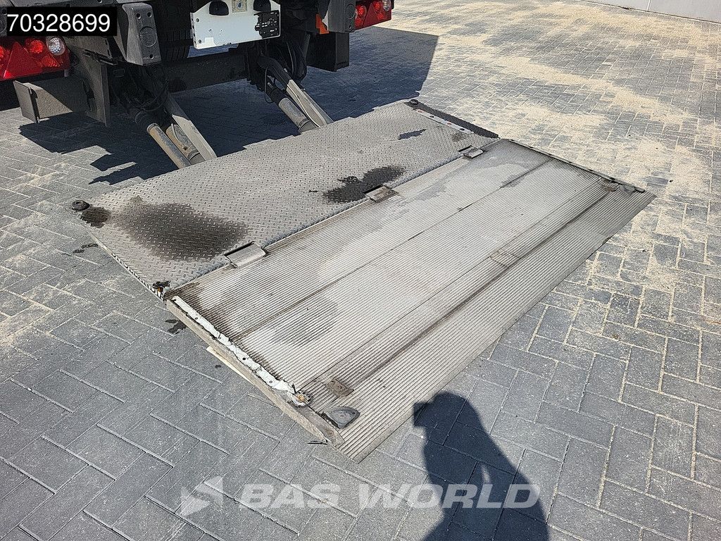 Schmitz SCB*S3B Tailgate 250x270cm