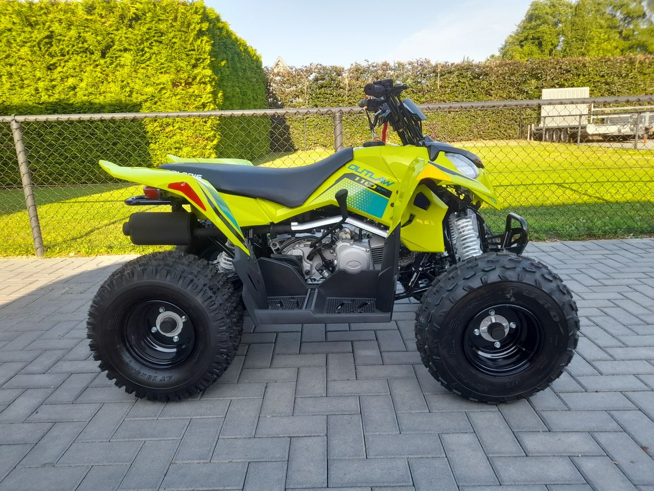 Polaris Outlaw 110 EFI kinder quad quad Nieuw!