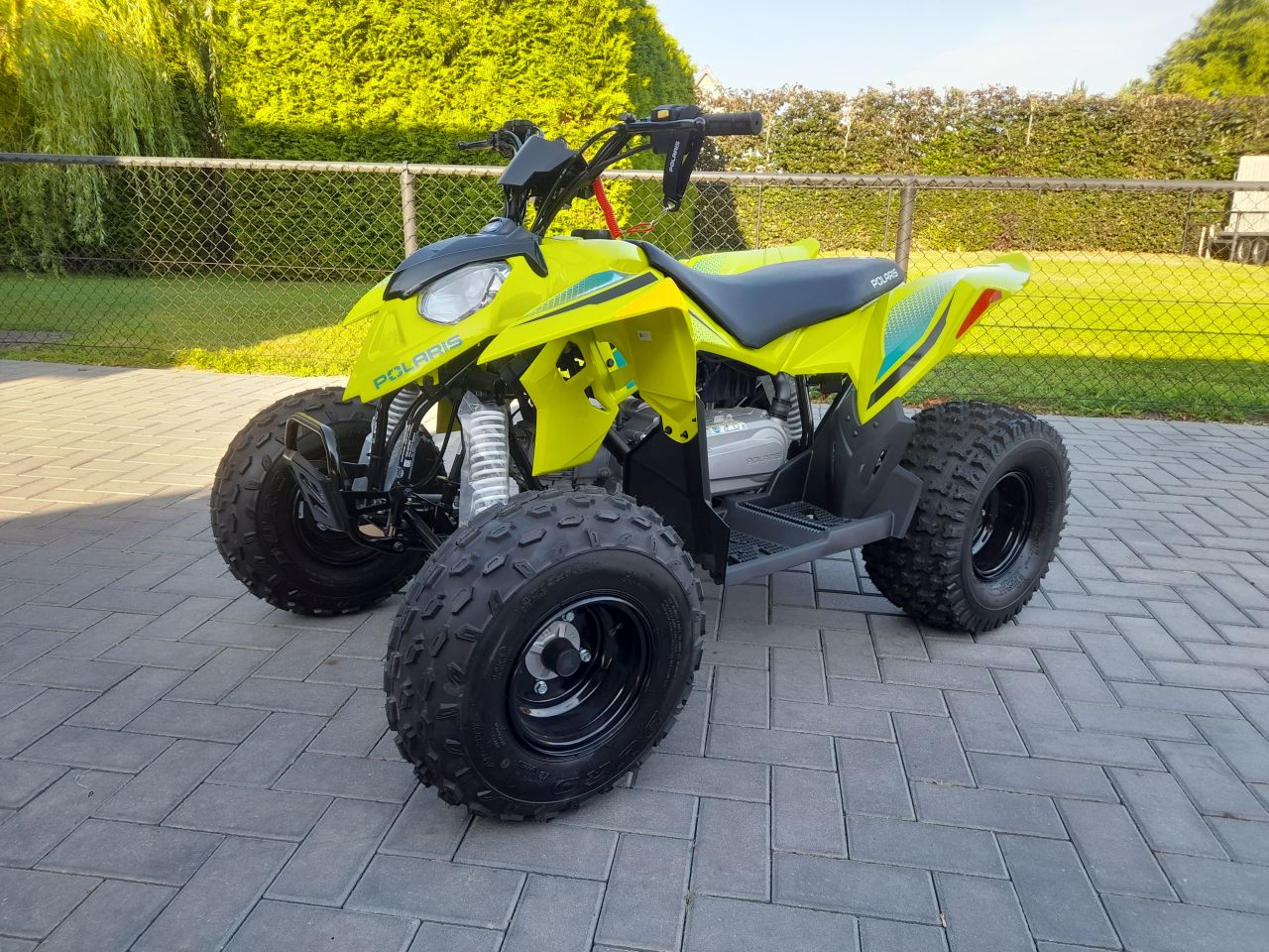 Polaris Outlaw 110 EFI kinder quad quad Nieuw!