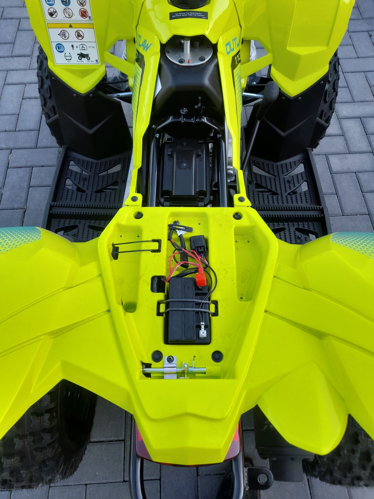 Polaris Outlaw 110 EFI kinder quad quad Nieuw!