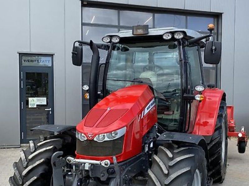 Massey Ferguson 5712 SL Dyna 4