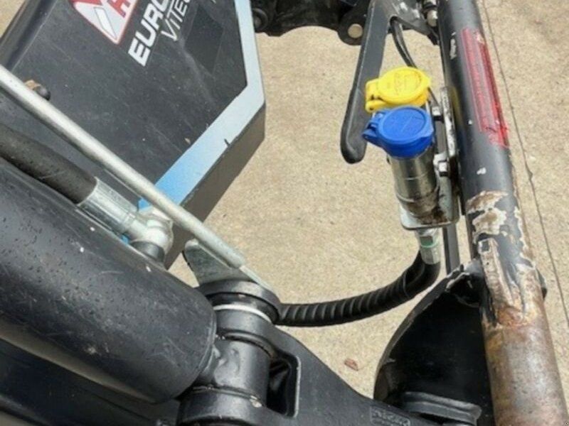 New Holland TD 585