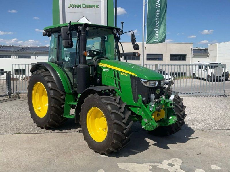 John Deere 5090M