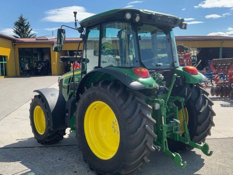 John Deere 5090M