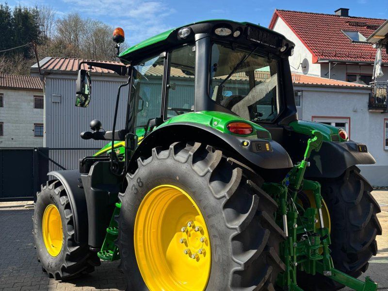 John Deere 6M 105