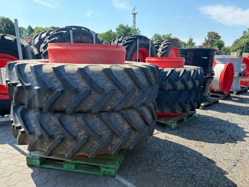BKT 420/85R38 und 480/80R50 Zillingsräder