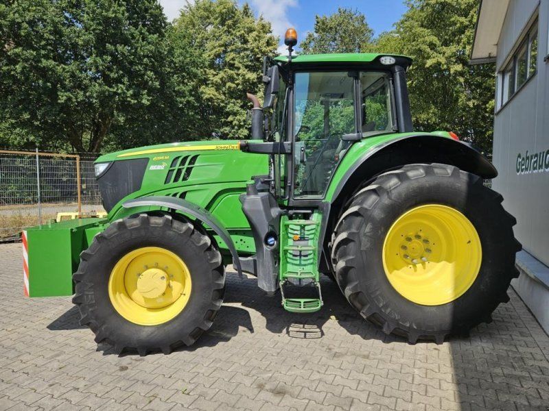John Deere 6195M