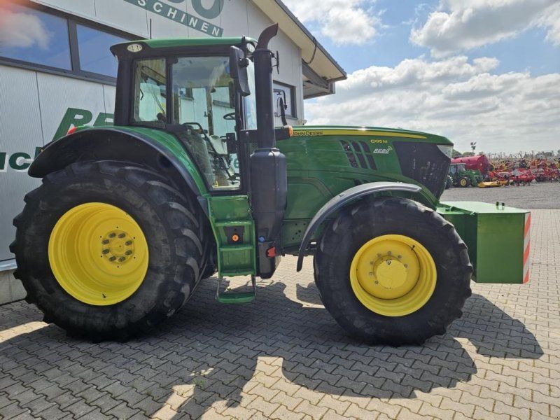 John Deere 6195M