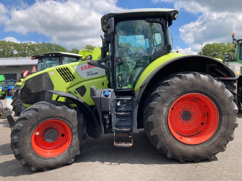 Claas Axion 810 CMatic