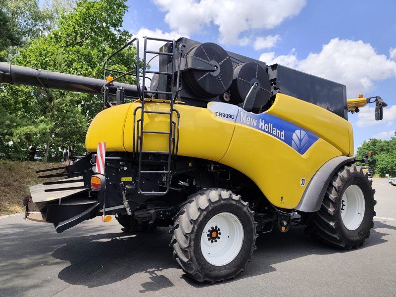 New Holland CR 9090