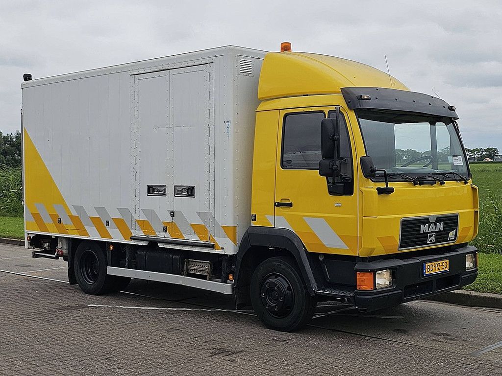 M.A.N. 8.150 L2000 manual 3-seats