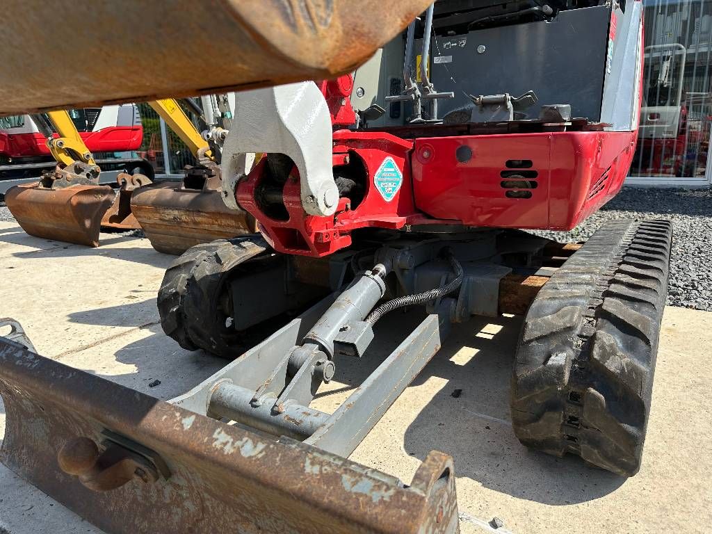 Takeuchi TB 216