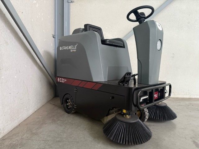 Selbstfahrende Kehrmaschine „Stahlwelle EcoClean“