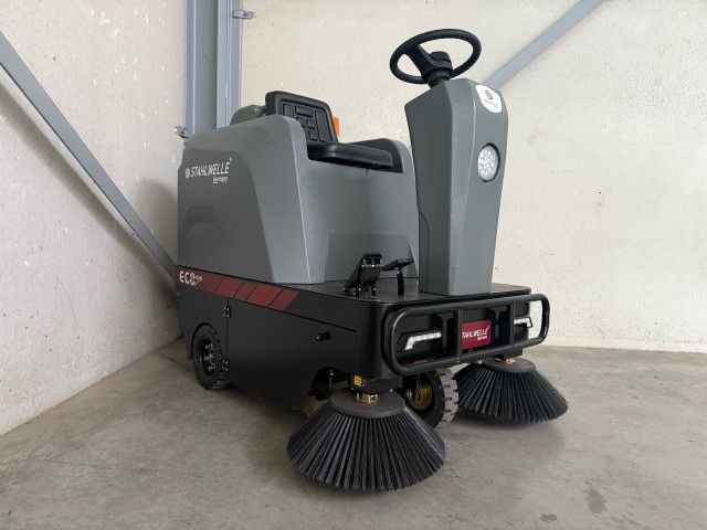 Selbstfahrende Kehrmaschine „Stahlwelle EcoClean“