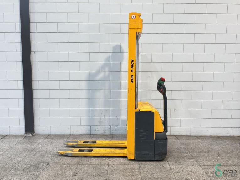 Stackers Electric Jungheinrich EJC 112 2006