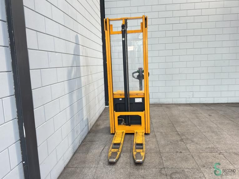 Stackers Electric Jungheinrich EJC 112 2006
