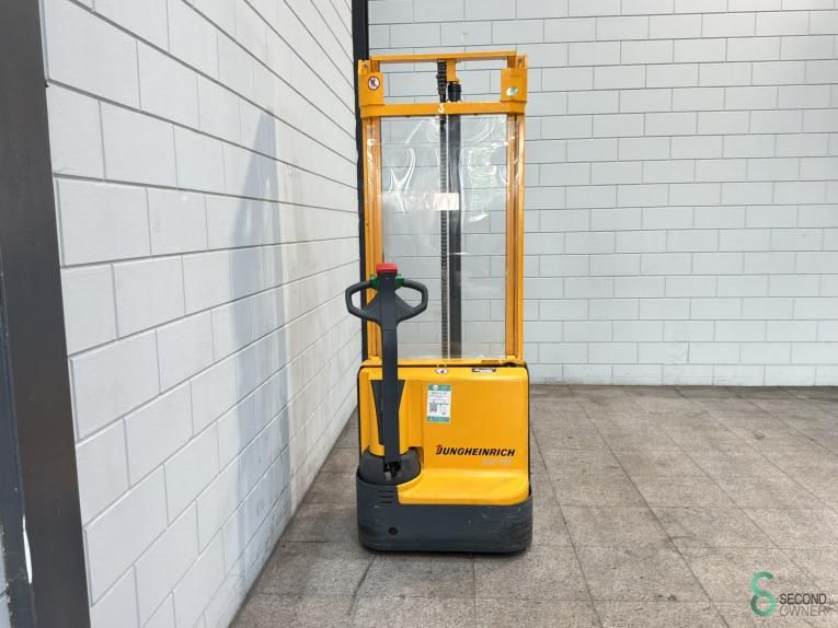 Stackers Electric Jungheinrich EJC 112 2006