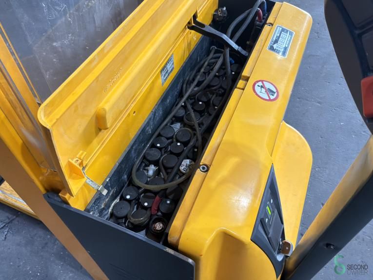Stackers Electric Jungheinrich EJC 112 2006