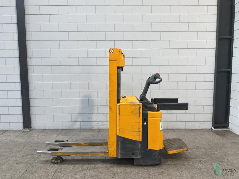 Stackers Electric Jungheinrich ERC Z16 2009