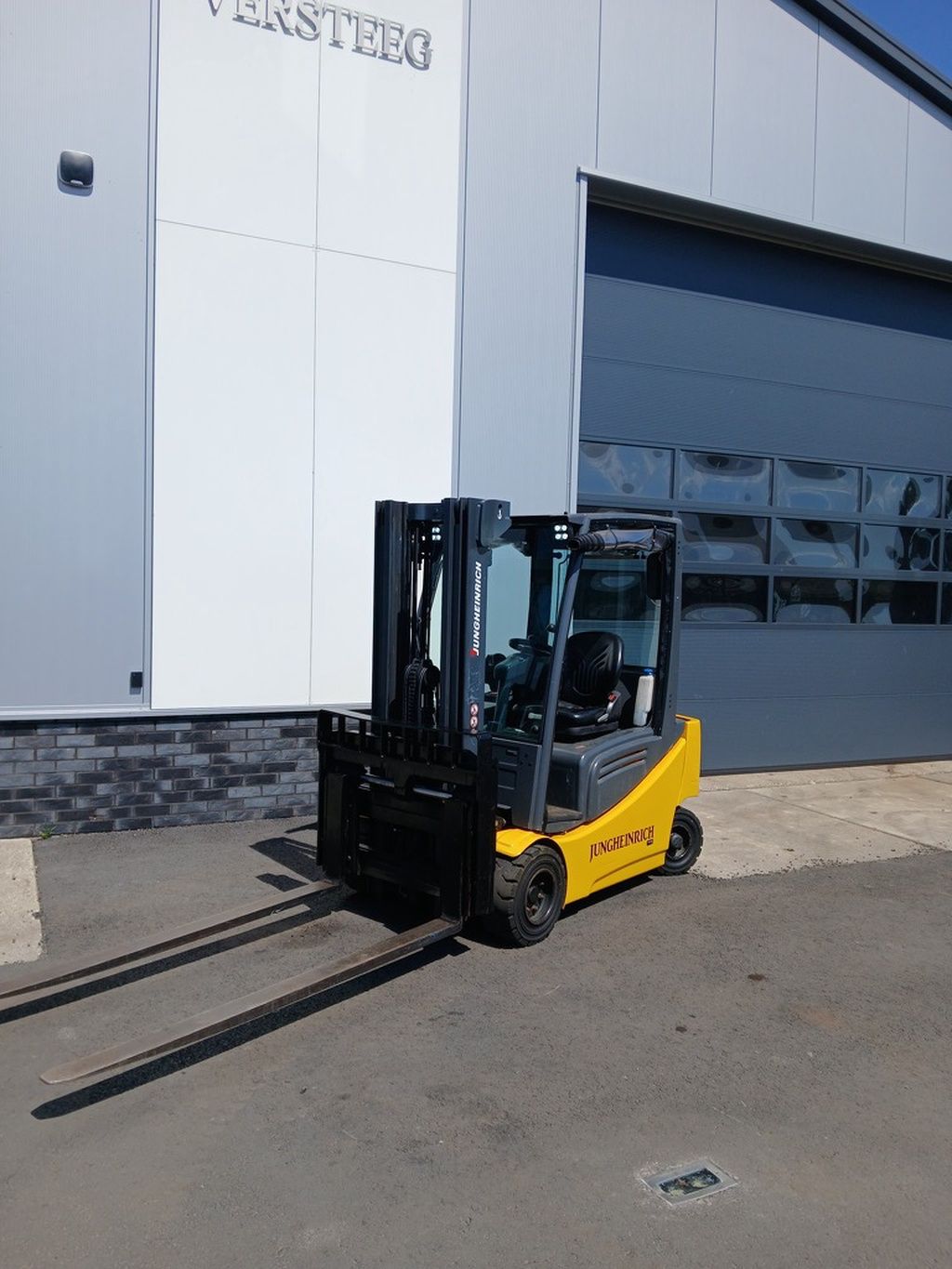 Jungheinrich EFG320