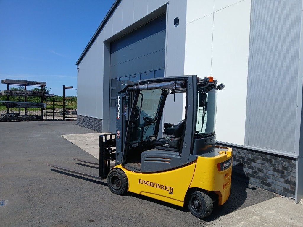 Jungheinrich EFG320