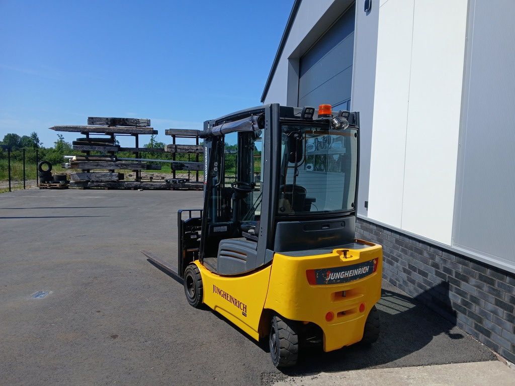 Jungheinrich EFG320
