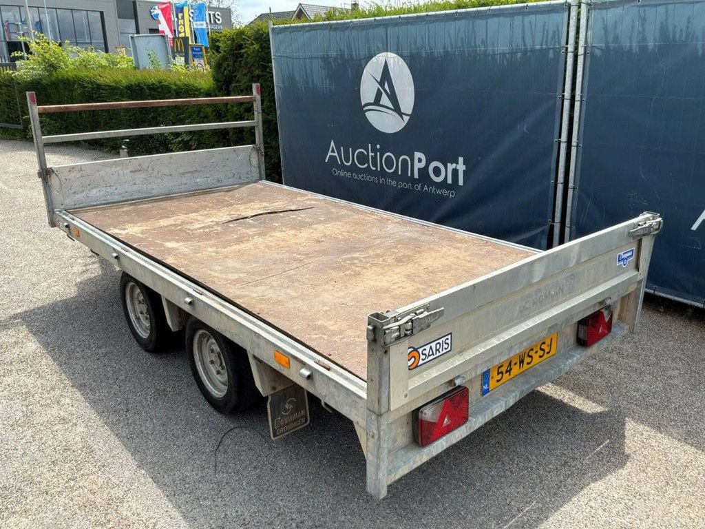 Platform trailer Saris C2700 2018