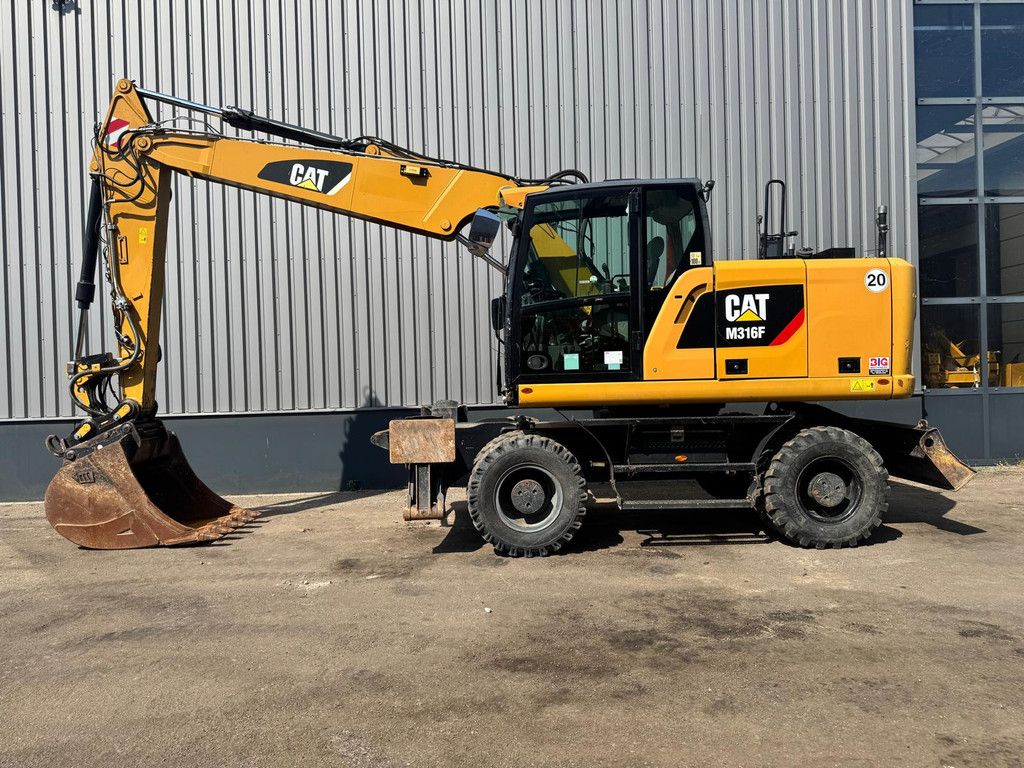 Caterpillar M316F Mobile excavator