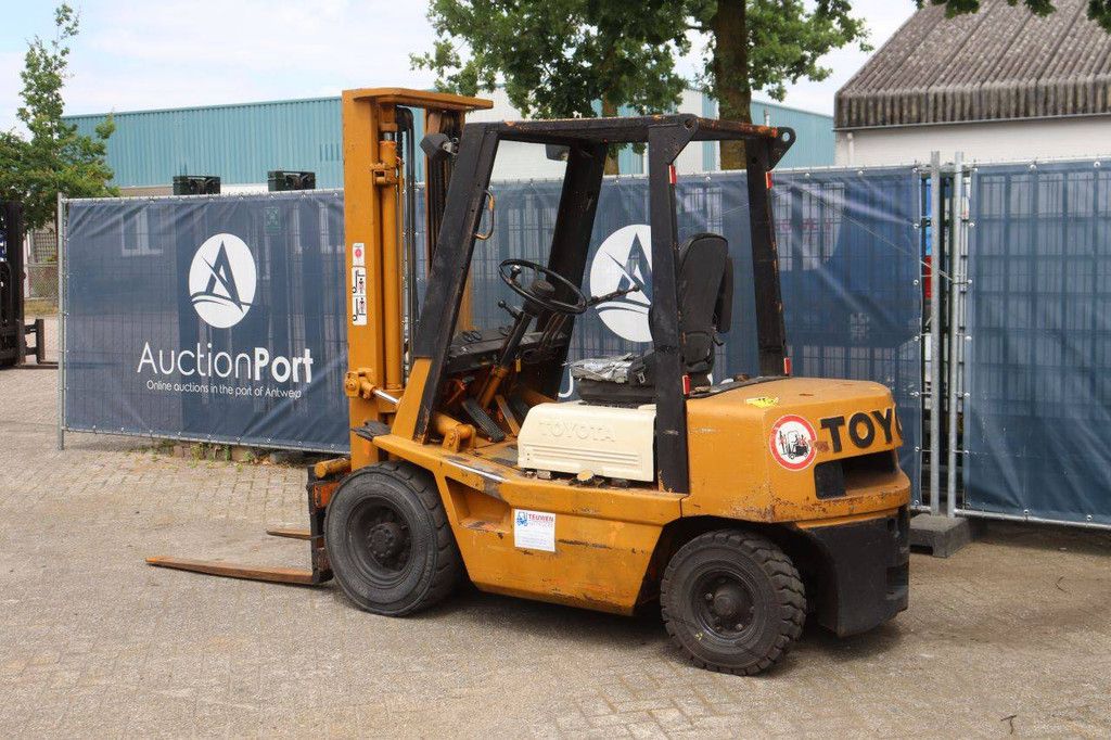 Forklift Toyota 02-4FD25 Diesel 2500kg 3.5m 1994