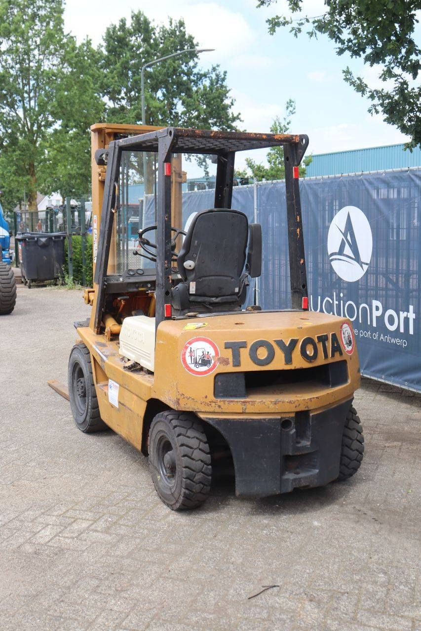 Forklift Toyota 02-4FD25 Diesel 2500kg 3.5m 1994