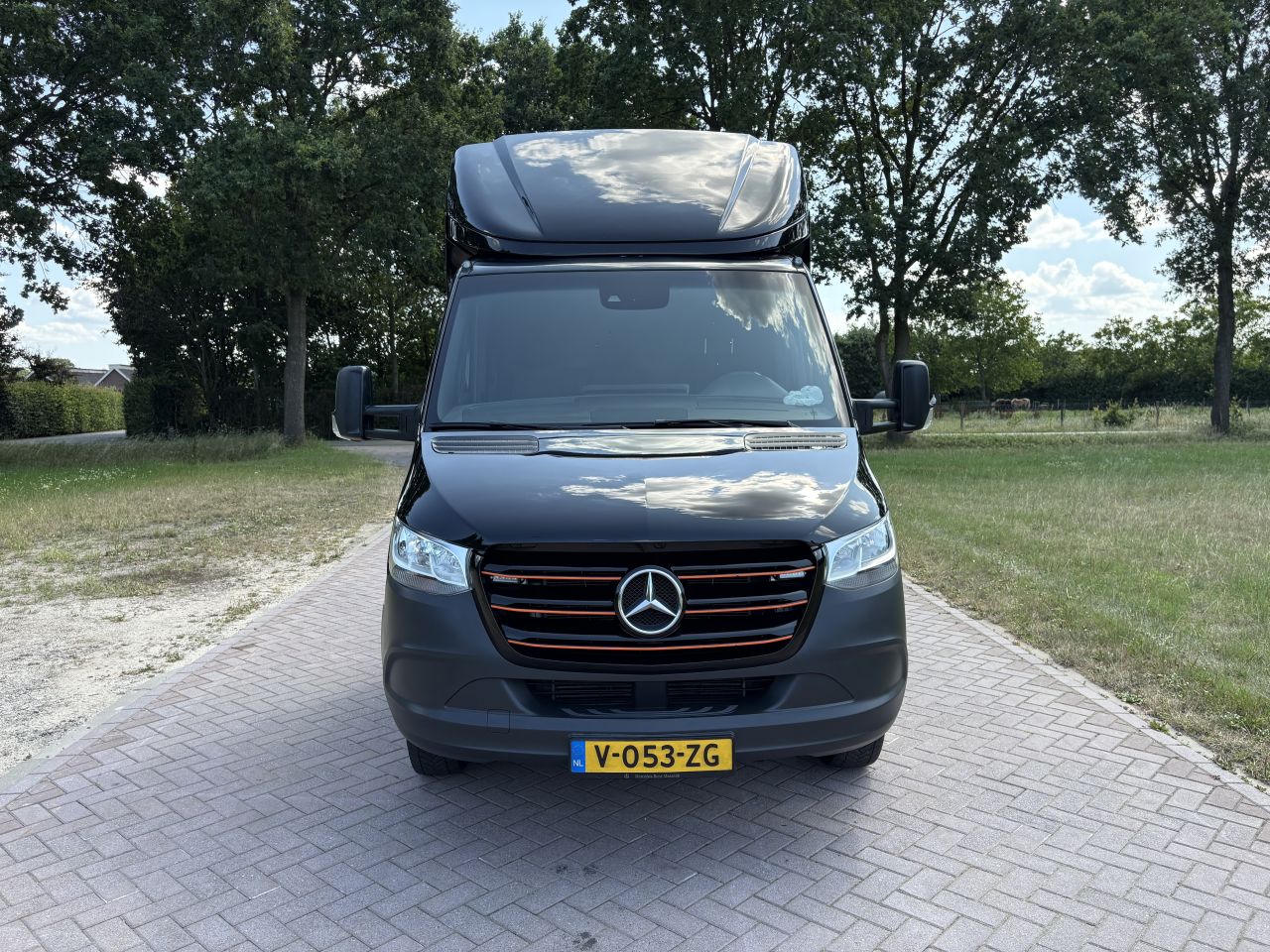 Be trekker Mercedes Sprinter 519 8 TON (77.586 KM