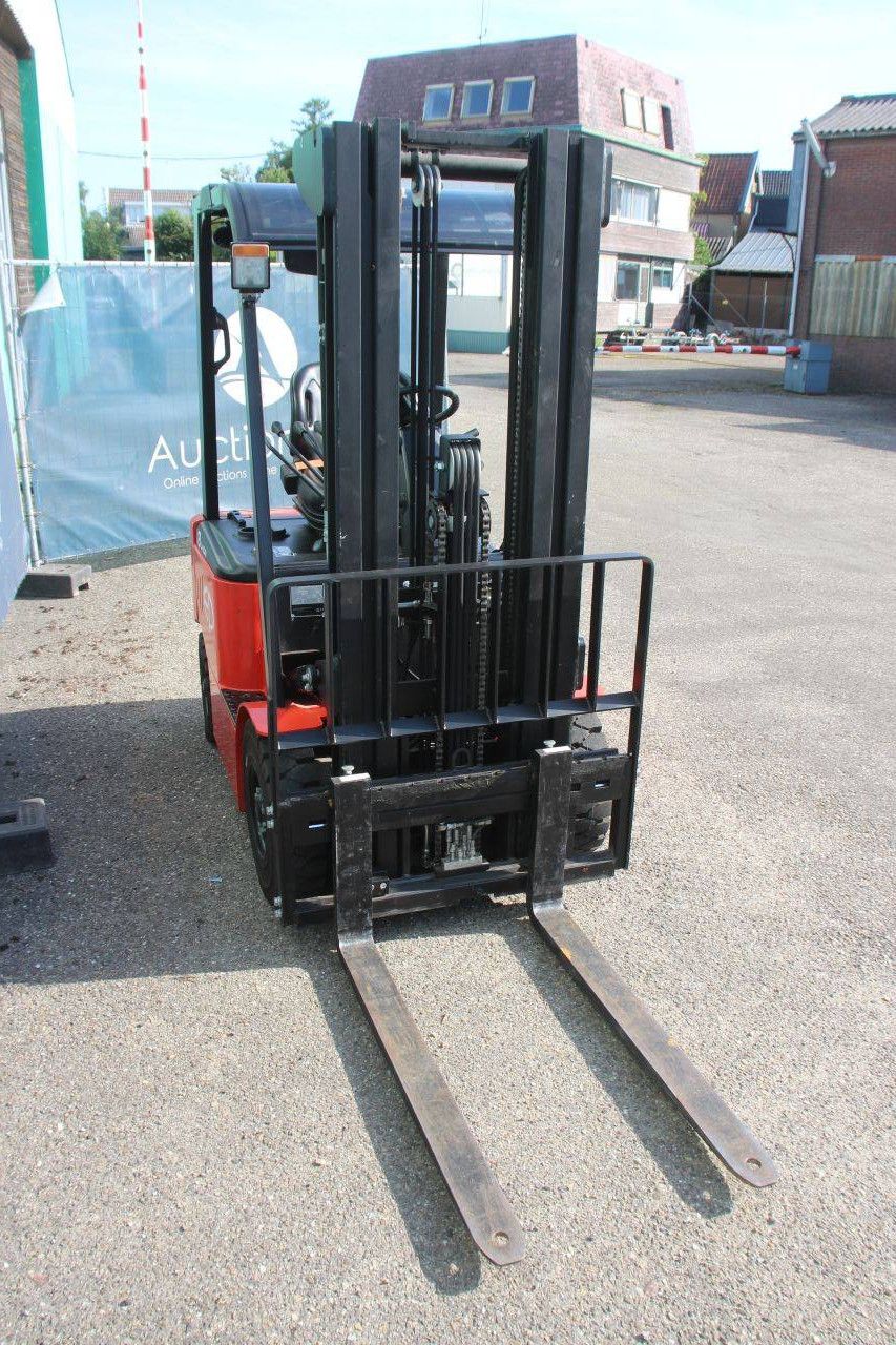 Gabelstapler EP Equipment EFL181 Elektro 1800kg 4,8m 2024