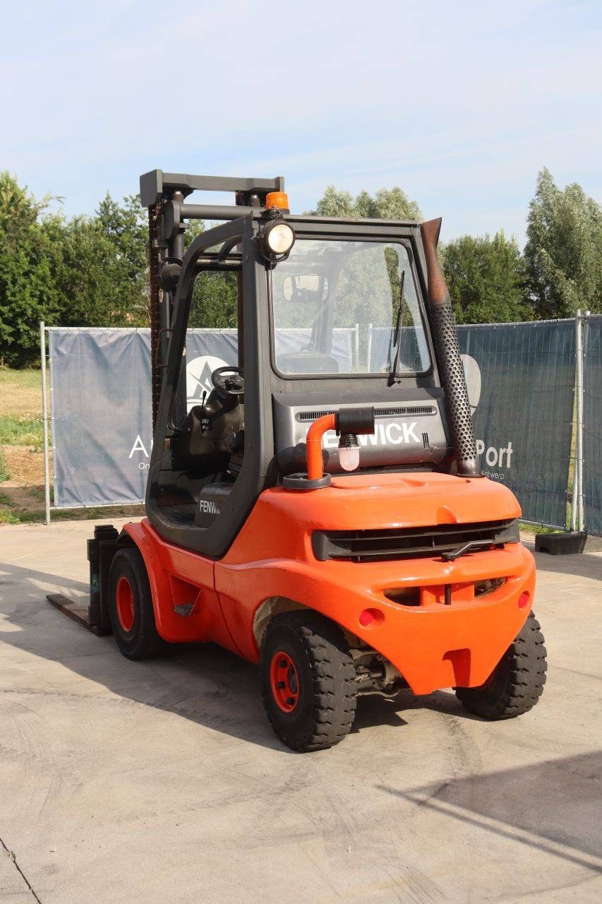 Heftruck Fenwick-Linde H30D-03 Diesel 3000kg 4.8m 2001