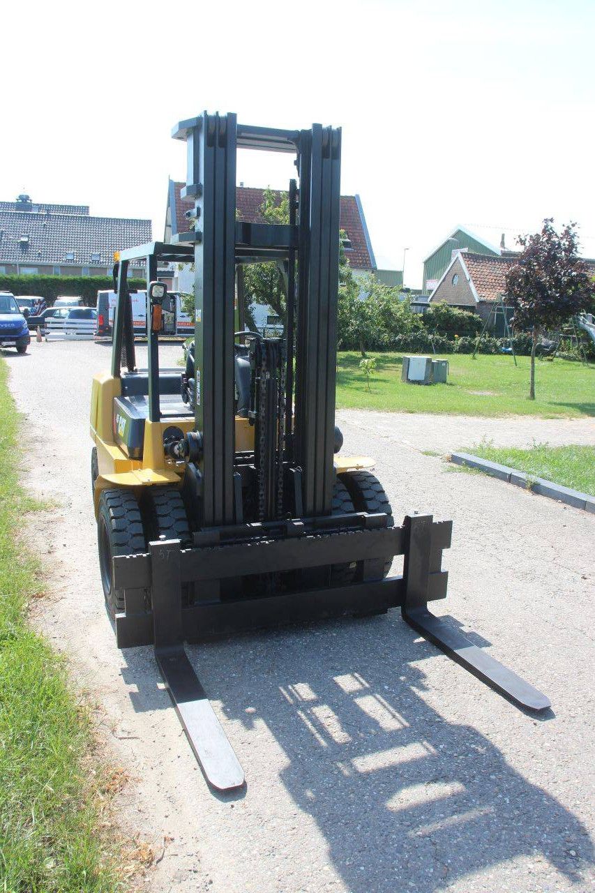 Forklift Caterpillar DP45K-2 Diesel 4500kg 6.0m 2007