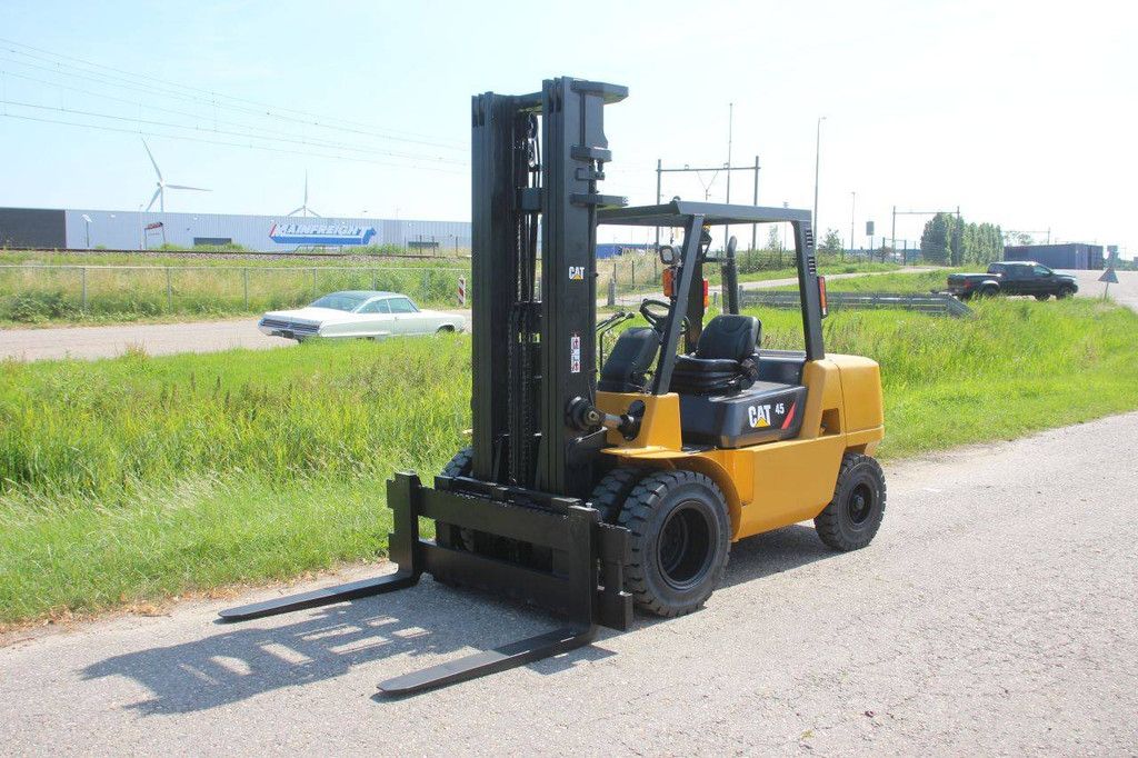 Forklift Caterpillar DP45K-2 Diesel 4500kg 6.0m 2007